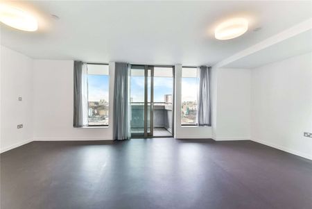 Heritage Unit. Retaining the original style, features and charm, this renovated 4 bedroom apartment to rent in the highly anticipated Balfron Tower. - Photo 2