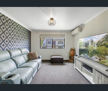 Spacious Family Home with room for all toys - Photo 3