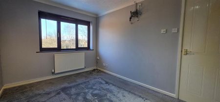 3 bedroom detached house to rent - Photo 3