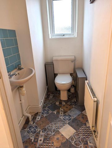 3 bedroom semi-detached house to rent - Photo 5