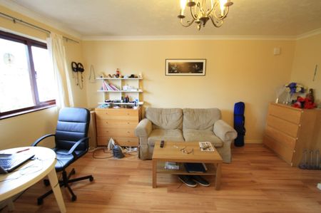 2 Bed Maisonette, Veronica Gardens, SW16 - Photo 3