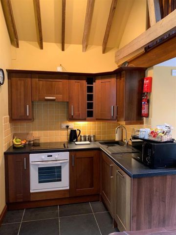 Studio to rent - Photo 3