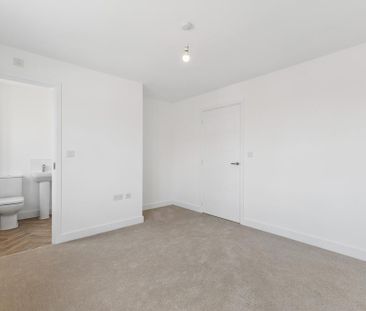 3 bedroom semi-detached house to rent - Photo 2