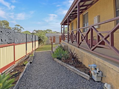 TWO BEDROOM HOUSE IN MARYBOROUGH - Photo 4