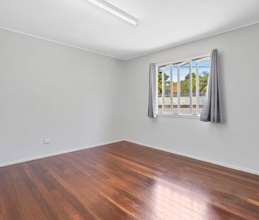 Dual-Living 4BR Home + Studio | Upper Mount Gravatt Heart - Photo 6