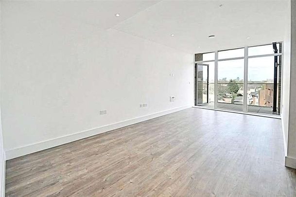 Frazer Nash Close, Isleworth, TW7 - Photo 1