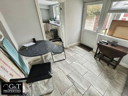 House share to rent - Photo 3