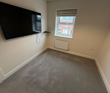 3 bedroom semi-detached house to rent - Photo 2