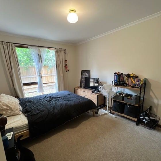 Large 5 Bedroom Family Home - Photo 1