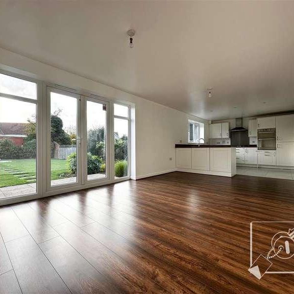 Southfields Green, Gravesend, DA11 - Photo 1