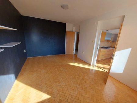 Pronájem bytu 3+1 76 m², U Humpolky 971, Tišnov - Fotografie 3