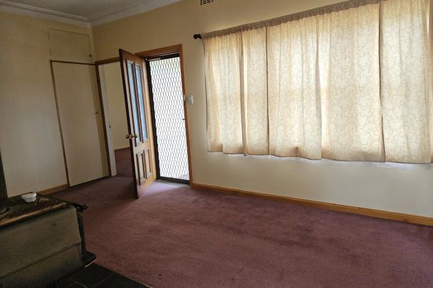Classic Family Home Available on a 12 Month Lease - Photo 1