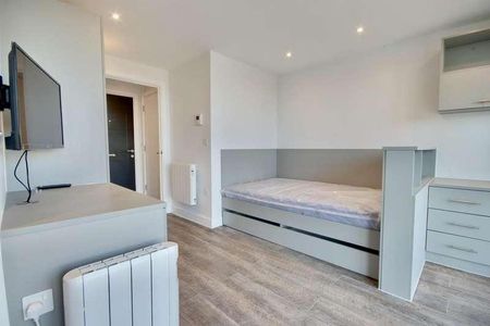 Brunel House, The Hard, Portsmouth, PO1 - Photo 3