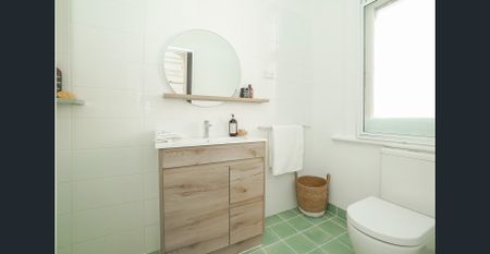 City Lifestyle On Bank Place (Electricity & Water Usage Included) - Photo 2