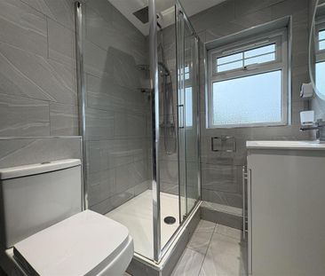 2 bedroom end of terrace house to rent - Photo 5