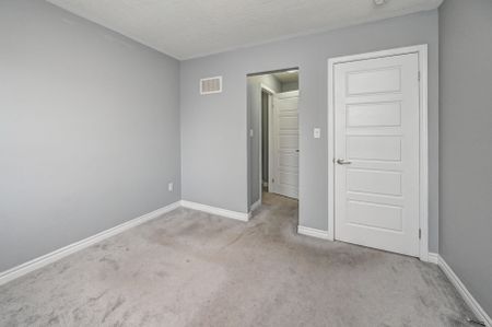 For Lease - 118 Daylily Lane, Kitchener, Ontario - Photo 5