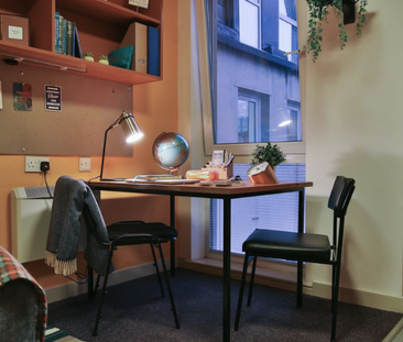 1 bedroom in a flat share to rent - Photo 1