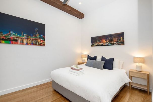 Charming 3 bedroom Woolstore - Photo 1