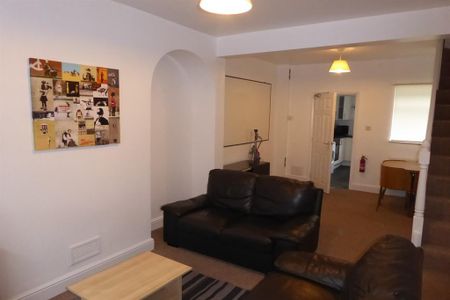 2 bedroom terraced house to rent - Photo 2