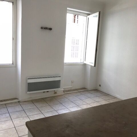 Appartement 2 pièces 30m2 MARSEILLE 6EME 500 euros - Photo 1