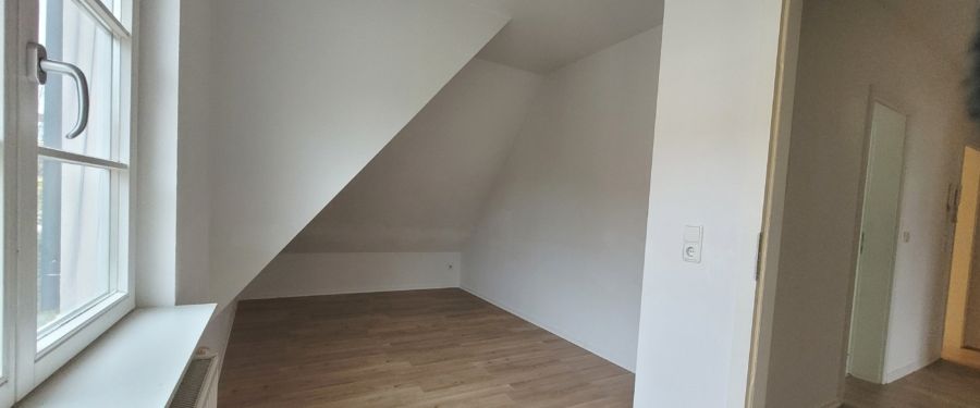 Kuschelige Dachgeschosswohnung im 2.OG mit Loggia in Markkleeberg! - Foto 1