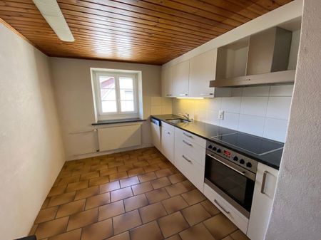 Im Herzen von Pratteln - teilsanierte Familienwohnung - Photo 4