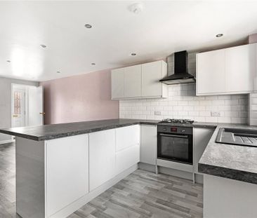 4 bedroom end of terrace house to rent - Photo 5