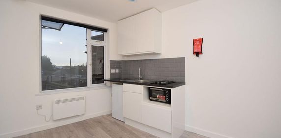 Studio to rent - Photo 2