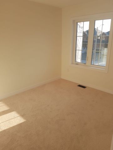 For Lease - 38 Greenwood Drive, Essa, Ontario - Photo 4