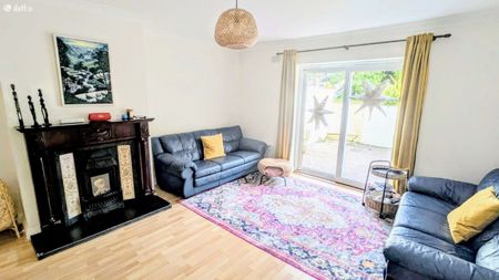 17 Alma Park, Monkstown, Blackrock, Co. Dublin - Photo 2