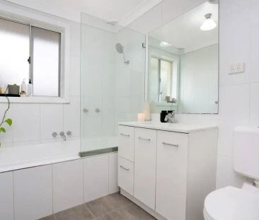 “Family-Friendly Home in a Prime Location!” - Photo 5