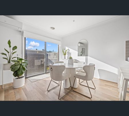 29 Higgins Street, Fraser Rise, Vic 3336 - Photo 4