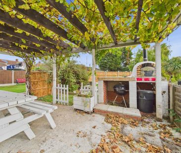 3 bedroom semi-detached house to rent - Photo 6