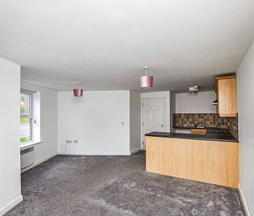 2 bedroom flat to rent - Photo 2