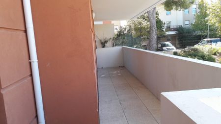location Appartement T3 DE 65.3m² À MARSEILLE - Photo 4