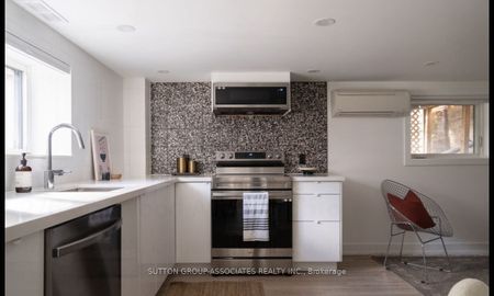 For Lease - 276 Oakwood Avenue Unit# basement, Toronto, Ontario - Photo 3