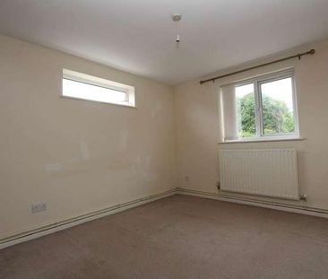 High Road, Benfleet, SS7 - Photo 5