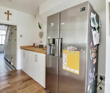3 bedroom semi-detached house to rent - Photo 5