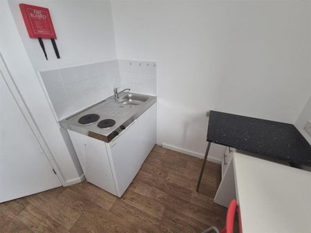 Studio to rent - Photo 5
