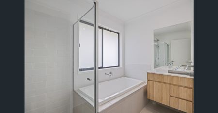 Spacious 4-Bedroom Home in Morayfield - Photo 4