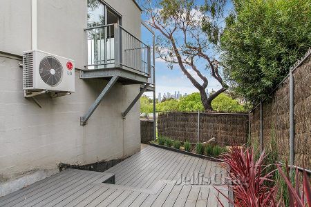 6 Levien Lane, Footscray - Photo 3