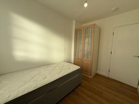 4 Bed Flat, Lyndhurst Road, N22 - Photo 2