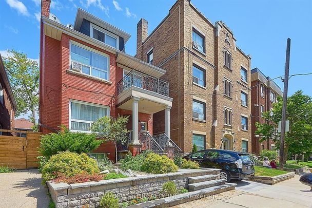 For Lease - 237 Vaughan Road Unit# 3rd, Toronto, Ontario - Photo 1