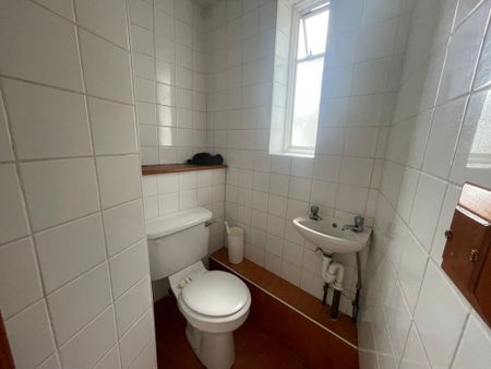 Sussex Gardens, Paddington, London, W2 - Photo 4