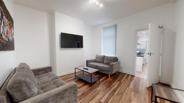 5 bedroom house to rent - Photo 1