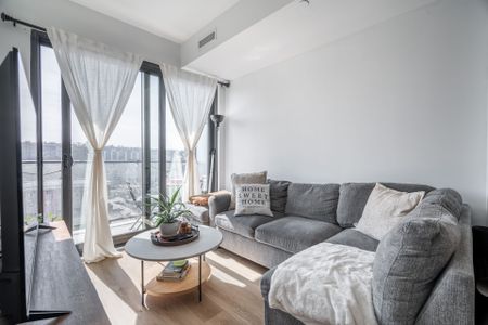 For Lease - 1 Jarvis Street Unit# 1504, Hamilton, Ontario - Photo 2