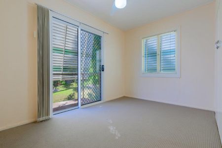 38 Boles Street, West Gladstone - Photo 5