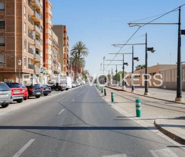 Valencia - Photo 3
