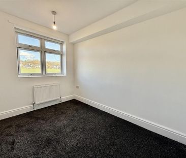 4 bedroom terraced house to rent - Photo 3