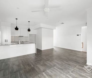 Full A/C + Double garage - Photo 1